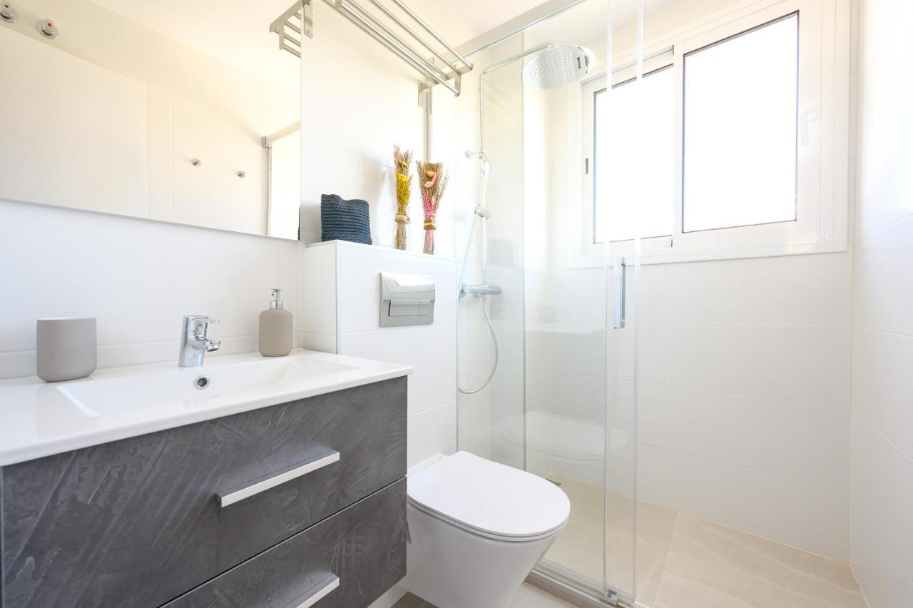 2 Bedroom, New, 1 Min To The Beach, City Center- Picasso By 10Tosea ฟูเอนฮิโรลา ภายนอก รูปภาพ